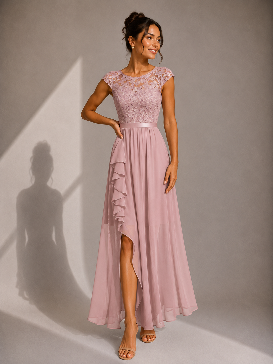 Loreto | Vestido de Fiesta con Cuerpo de Encaje y Bajo Asimétrico