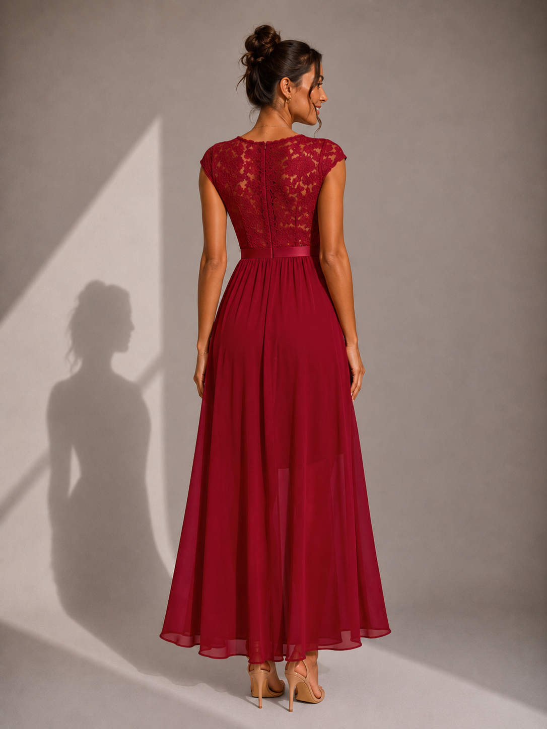 Loreto | Vestido de Fiesta con Cuerpo de Encaje y Bajo Asimétrico
