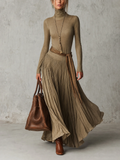 JÚLIA | Robe maxi plissée élégante à col roulé, manches longues et nœud à la taille