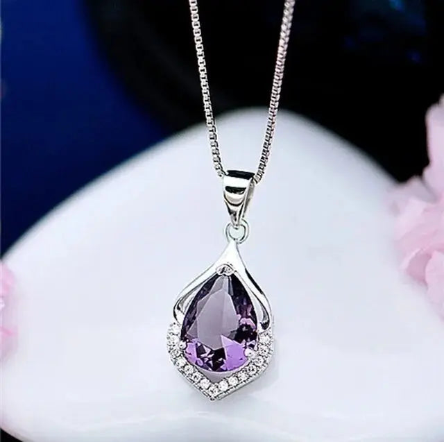 LILA | Collier élégant au cristal violet