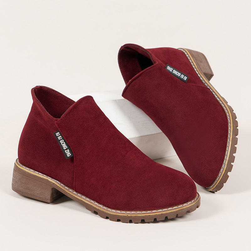 Almudena | Botines de Ante con Cremallera Lateral y Tacón Bajo