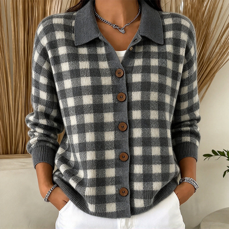 Pull en maille à carreaux et boutonnage pour femme